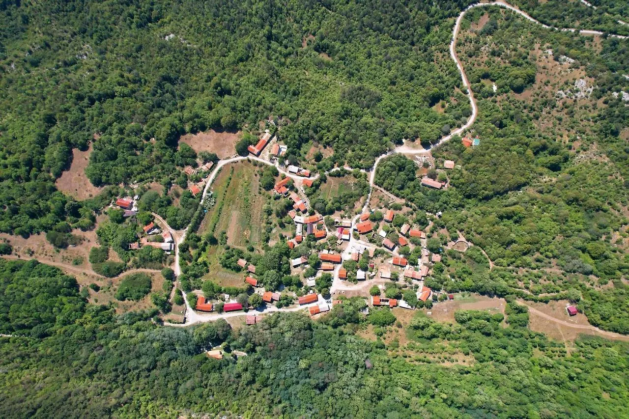 Willa Spod Korit - Brgudac, Opatija With Hot Tub And Free Parking Brgudac