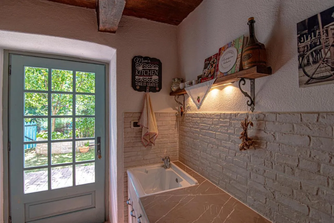 Willa Spod Korit - Brgudac, Opatija With Hot Tub And Free Parking 0*, Brgudac Chorwacja